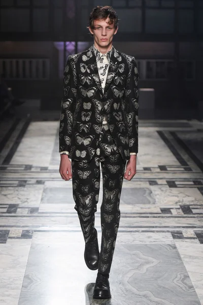 Look 7